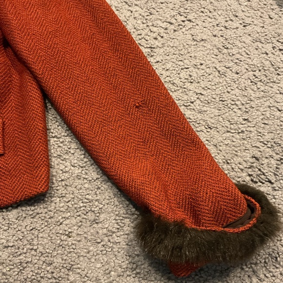 St. John Collection Vintage Wool Chevron Zigzag Fur Collar Skirt Suit Dress Y2K - Picture 13 of 13